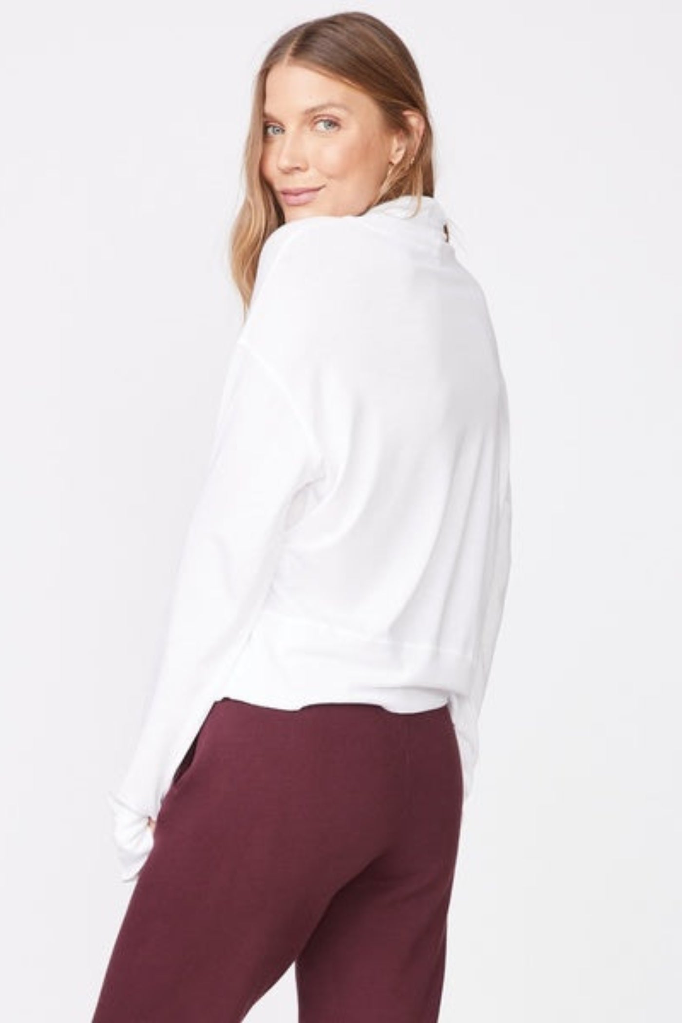 MOCK NECK SWEATSHIRT