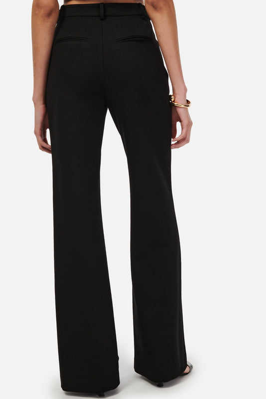 LUCRECIA PANT