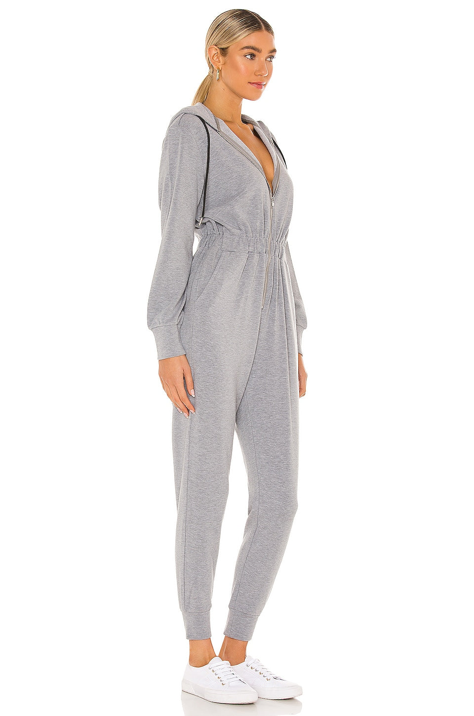 LEISURE SUIT