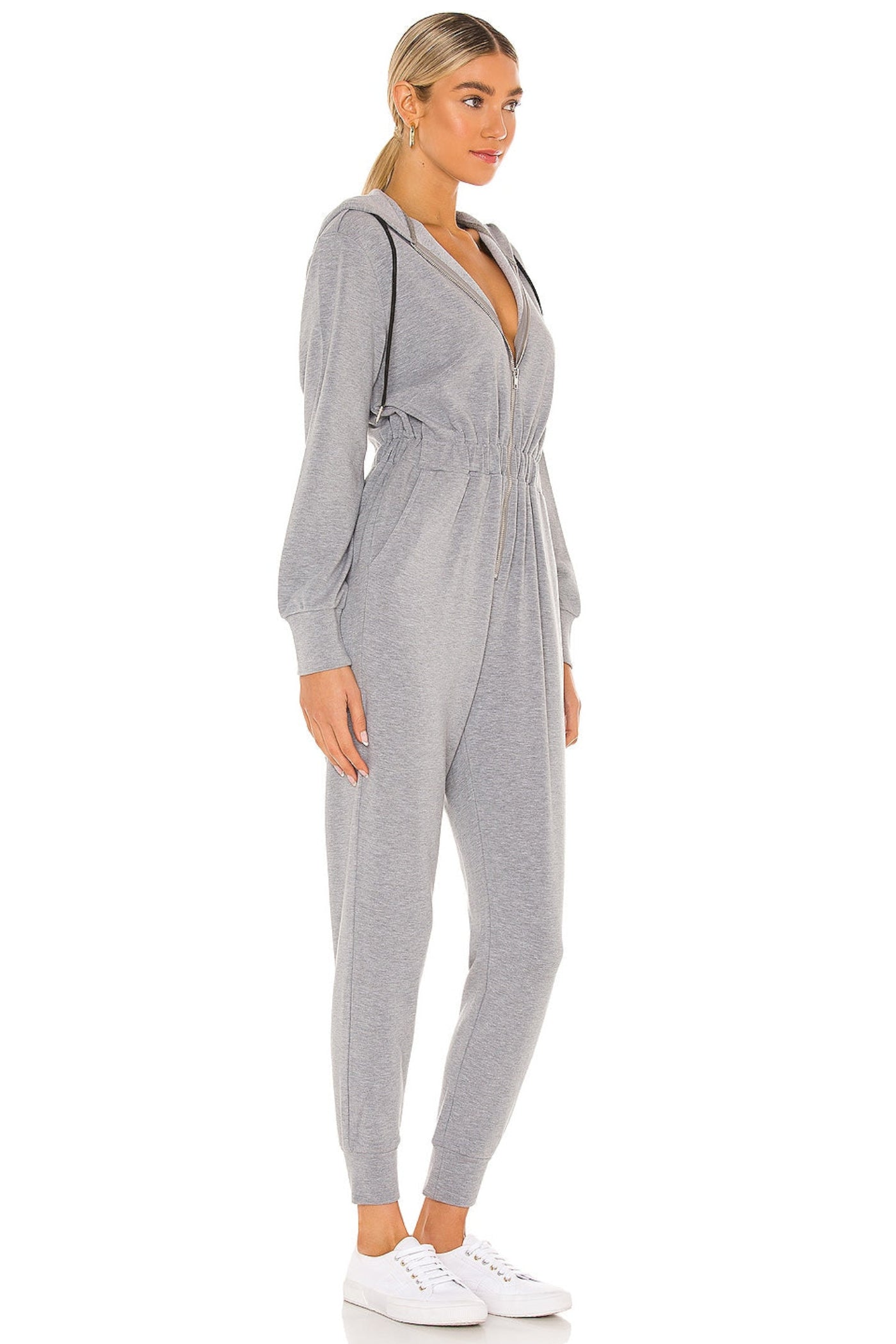 LEISURE SUIT