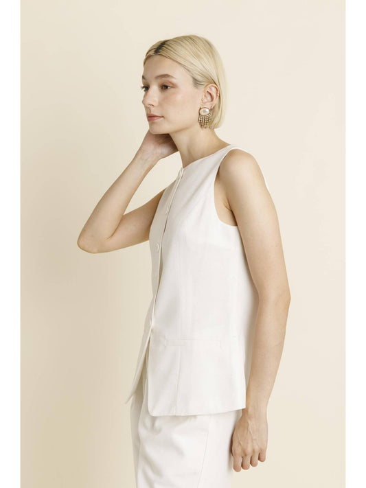 SLEEVELESS VEST