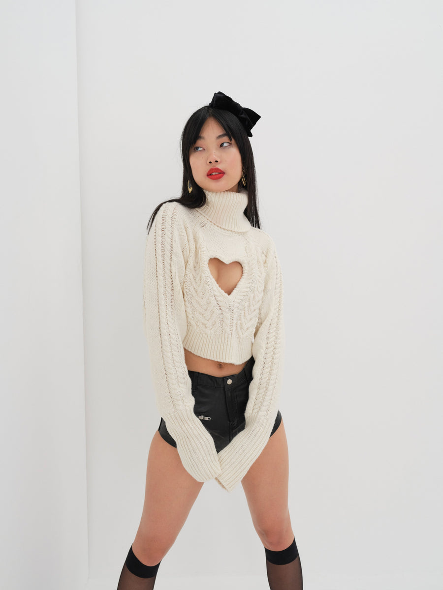 VERA CROPPED CUT OUT SWEATER